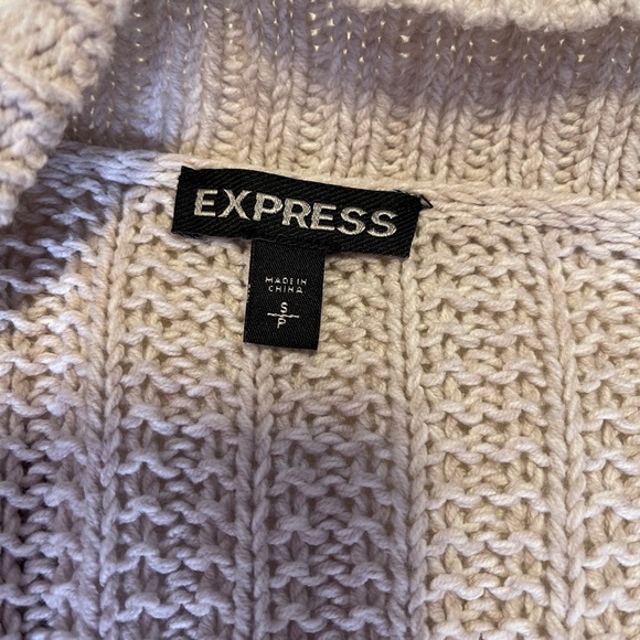 Cardigan sweater. - Picture 6 of 7